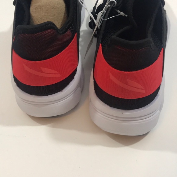 Men’s champion sneakers NWT size 11 - Picture 4 of 6